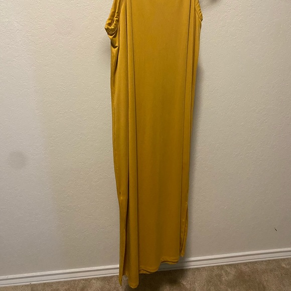 Mustard yellow, mid length, dress. - Picture 2 of 3